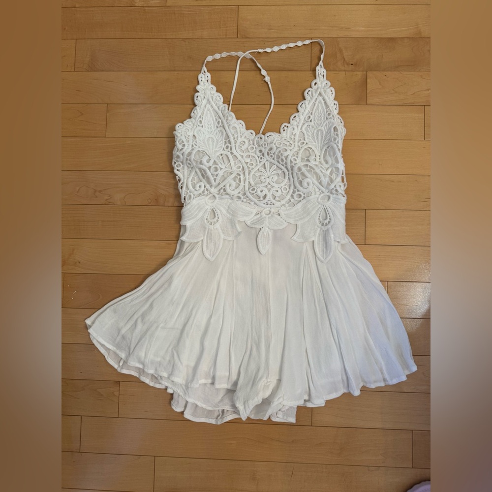 A. Peach  White Lace Short Romper Small